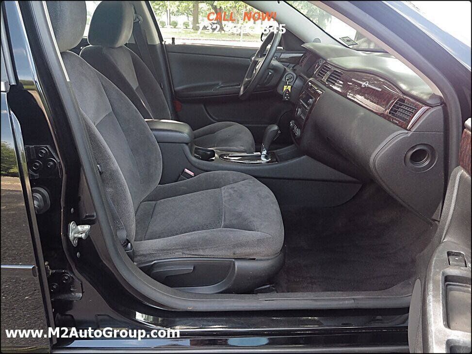 Used 2016 Chevrolet Impala LT FWD image 13