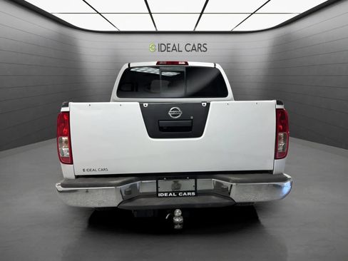 Used 2018 Nissan Frontier SV AWD/4WD image 6