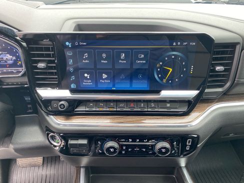 Used 2024 Chevrolet Silverado 1500 LT Trail Boss w/ LT Trail Boss Premium Package image 11