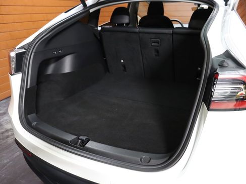 Used 2023 Tesla Model Y Long Range image 10