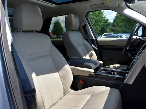 Used 2019 Land Rover Discovery HSE image 31