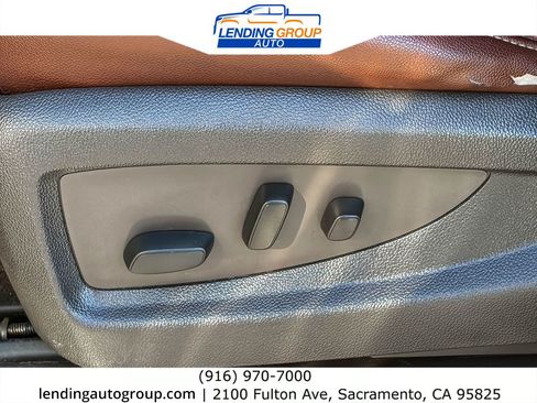 Used 2015 Chevrolet Suburban LTZ AWD/4WD image 21