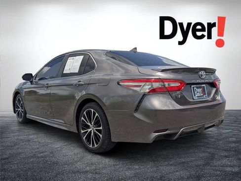 Used 2019 Toyota Camry SE FWD image 6