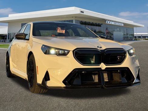 New 2026 BMW M5 w/ Carbon Package image 3