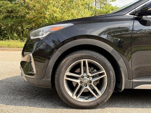 Used 2018 Hyundai Santa Fe Limited image 11