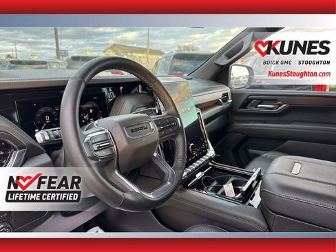 Used 2025 GMC Yukon XL Denali image 16