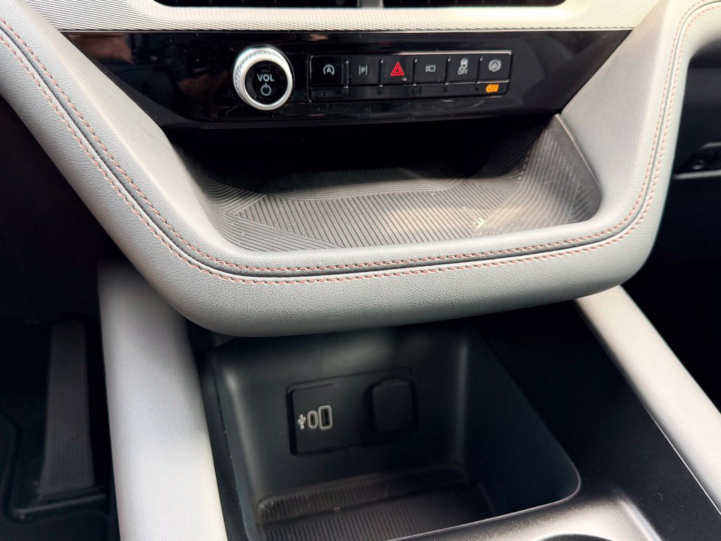 New 2026 Ford Explorer Active w/ Active Comfort Package AWD/4WD image 24