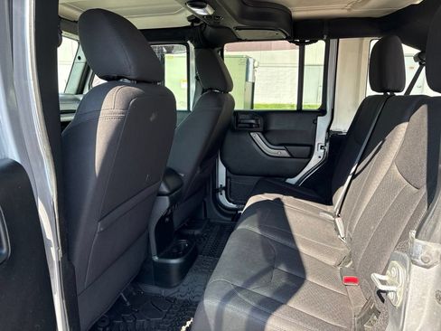 Used 2017 Jeep Wrangler Unlimited Sport AWD/4WD image 16