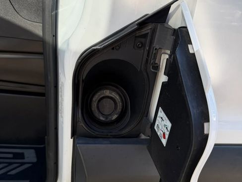 Used 2018 Ford Transit 250 130 Low Roof RWD image 21