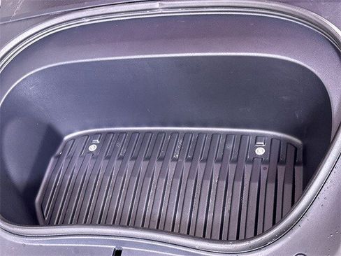 Used 2024 Tesla Model 3 Standard Range image 31