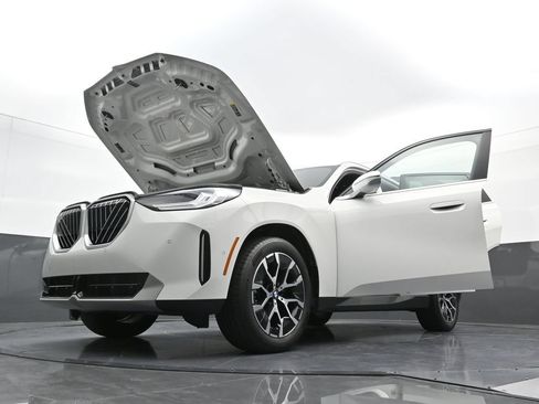 New 2026 BMW X3 xDrive30i w/ Convenience Package AWD/4WD image 38