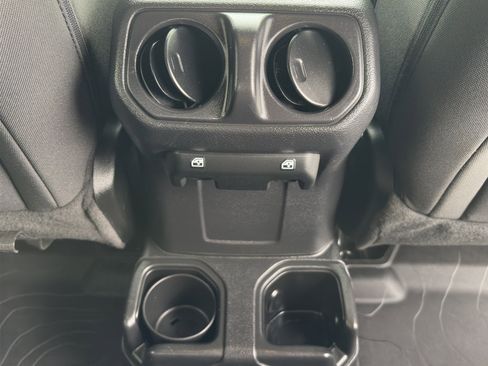 Certified 2022 Jeep Gladiator Sport image 29