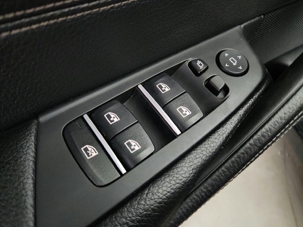 Used 2018 BMW 530e xDrive AWD/4WD image 27