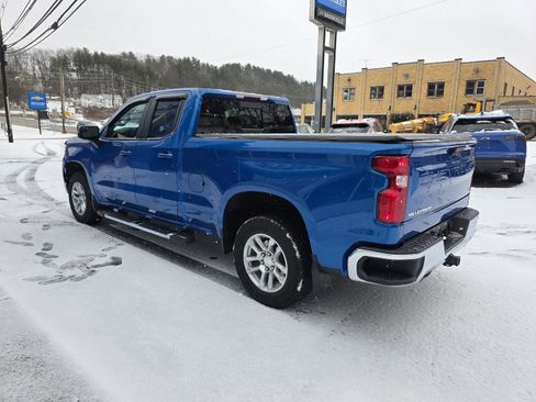 Used 2023 Chevrolet Silverado 1500 LT w/ Z71 Off-Road Package image 6