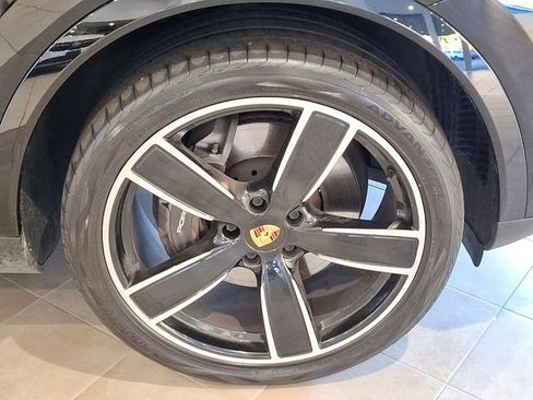 Used 2022 Porsche Cayenne Base image 12