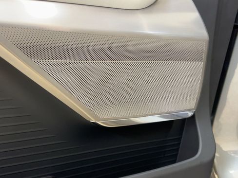 New 2026 Cadillac Vistiq Luxury image 18