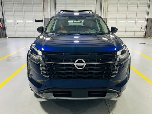 New 2026 Nissan Pathfinder Platinum FWD image 14
