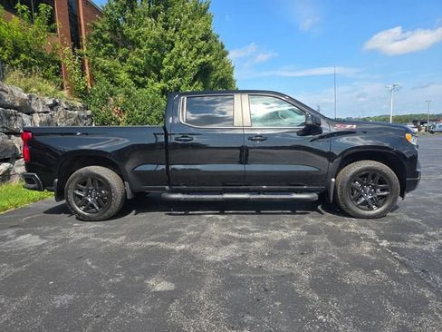 Used 2024 Chevrolet Silverado 1500 RST w/ Z71 Off-Road Package AWD/4WD image 2