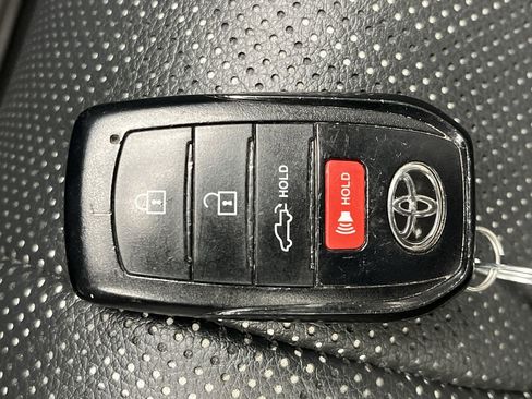 Used 2024 Toyota Tundra Limited image 29