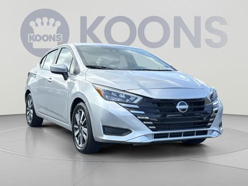 Used 2025 Nissan Versa SV FWD image 10