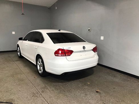 Used 2015 Volkswagen Passat 1.8T Limited Edition image 5