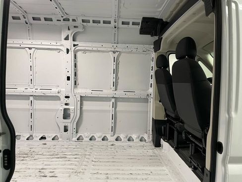 Used 2022 RAM ProMaster 2500 w/ Driver Convenience Group FWD image 14