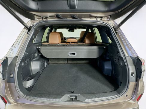 Used 2025 Subaru Forester Touring AWD/4WD image 30