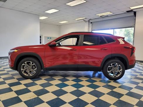 New 2026 Chevrolet Trax LT w/ Driver Confidence Package image 4