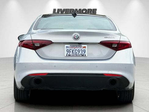Used 2022 Alfa Romeo Giulia Ti RWD image 4