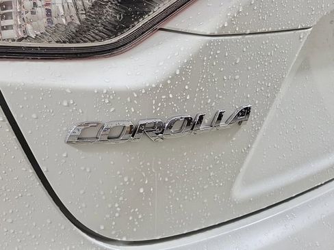 Used 2020 Toyota Corolla LE FWD image 9