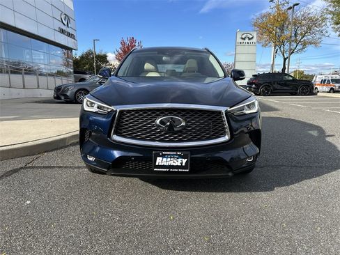 Certified 2022 INFINITI QX50 Essential image 3