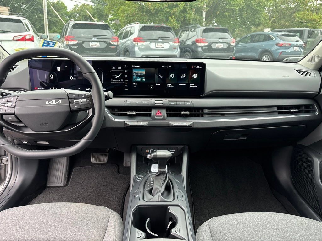 Certified 2025 Kia K4 GT-Line Turbo FWD image 17