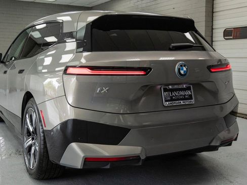 Used 2023 BMW iX xDrive50 w/ Premium Package AWD/4WD image 33