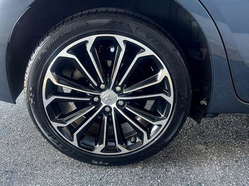 Used 2015 Toyota Corolla S image 24