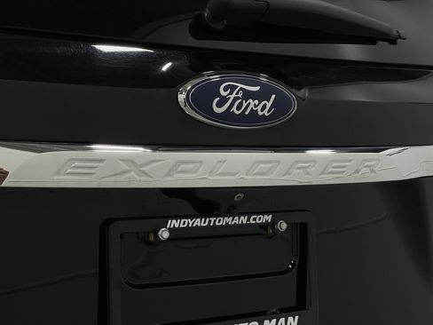 Used 2017 Ford Explorer Limited image 41