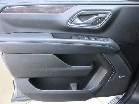 Used 2021 Chevrolet Suburban Z71 AWD/4WD image 31