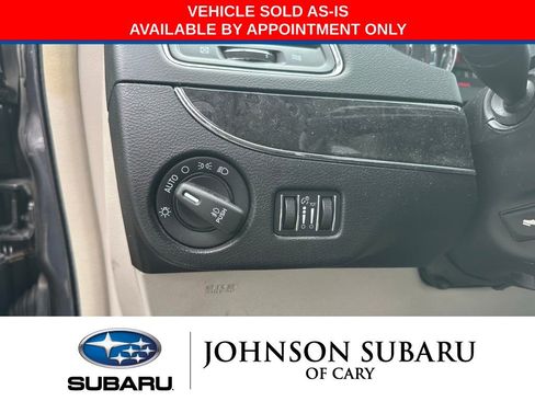 Used 2015 Chrysler Town & Country Limited Platinum FWD image 16