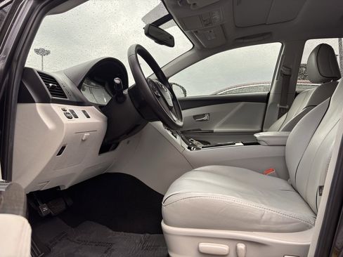 Used 2013 Toyota Venza XLE image 10