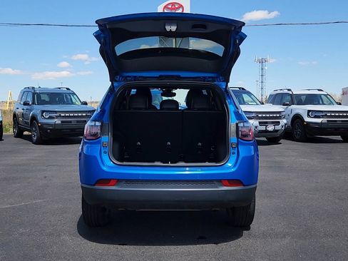 Used 2025 Jeep Compass Limited AWD/4WD image 18