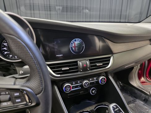 Used 2022 Alfa Romeo Giulia Ti image 21