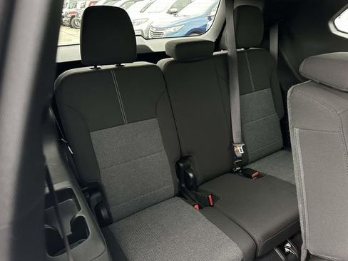 Used 2025 GMC Acadia Elevation image 20