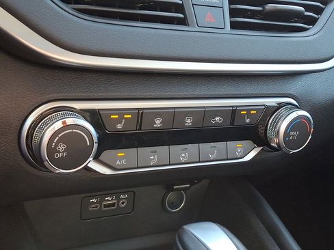 Used 2019 Nissan Altima 2.5 SR w/ SR Premium Package image 16