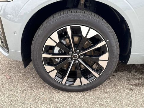New 2026 Volvo XC60 B5 Plus w/ Climate Package PRO image 10
