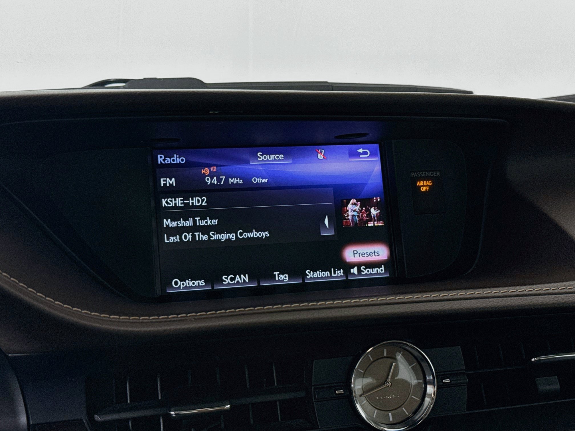 Used 2018 Lexus ES 350 w/ Luxury Package w/Wood Trim FWD image 15
