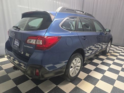 Used 2019 Subaru Outback 2.5i AWD/4WD image 6
