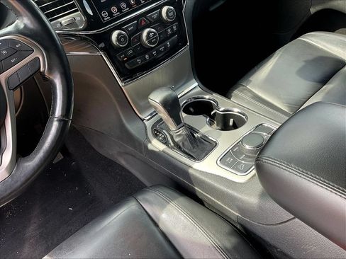 Used 2021 Jeep Grand Cherokee Limited w/ Premium Lighting Group AWD/4WD image 17