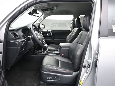 Used 2022 Toyota 4Runner TRD Off-Road Premium AWD/4WD image 13