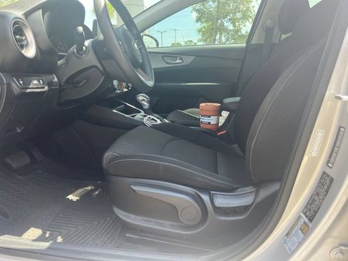 Used 2021 Kia Forte LXS FWD image 5