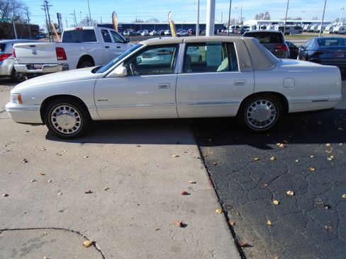 Used 1998 Cadillac De Ville image 5