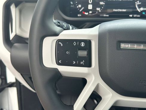 Certified 2025 Land Rover Defender 110 S image 28